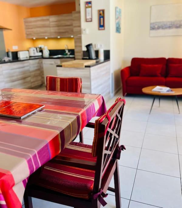 "Clavel 26" Joli T2 En Duplex A 3 Min Des Halles سُت المظهر الخارجي الصورة
